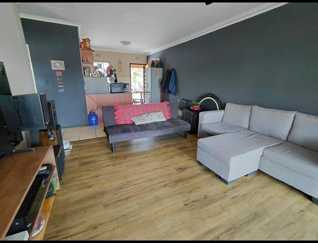 2 BEDROOM SECTIONAL TITLE FOR SALE IN SONNEVELD